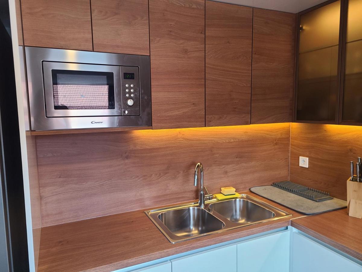 Modern 4-Star Luxury Apt - Wfh Ready, Free Parking 萨格勒布 外观 照片