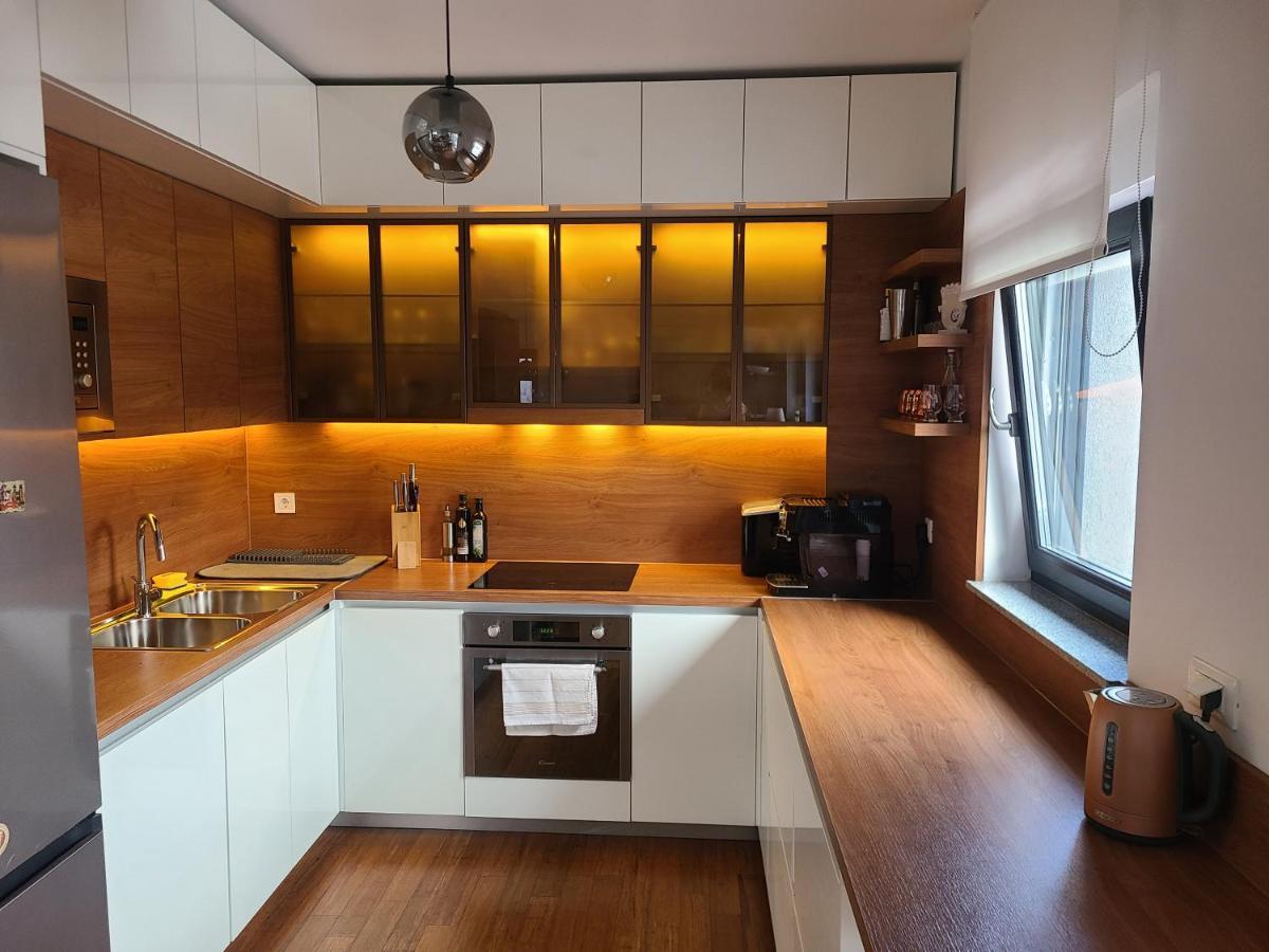 Modern 4-Star Luxury Apt - Wfh Ready, Free Parking 萨格勒布 外观 照片