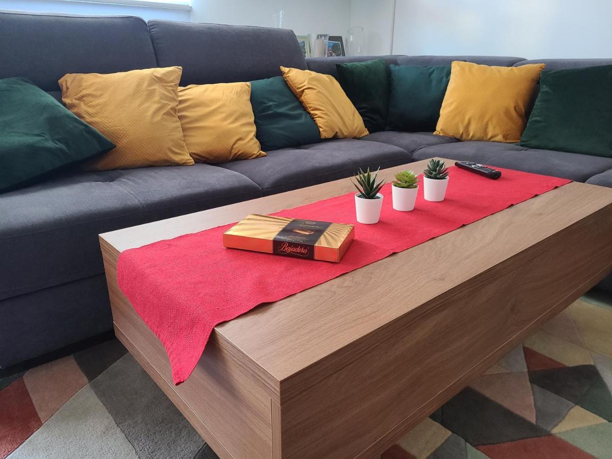 Modern 4-Star Luxury Apt - Wfh Ready, Free Parking 萨格勒布 外观 照片