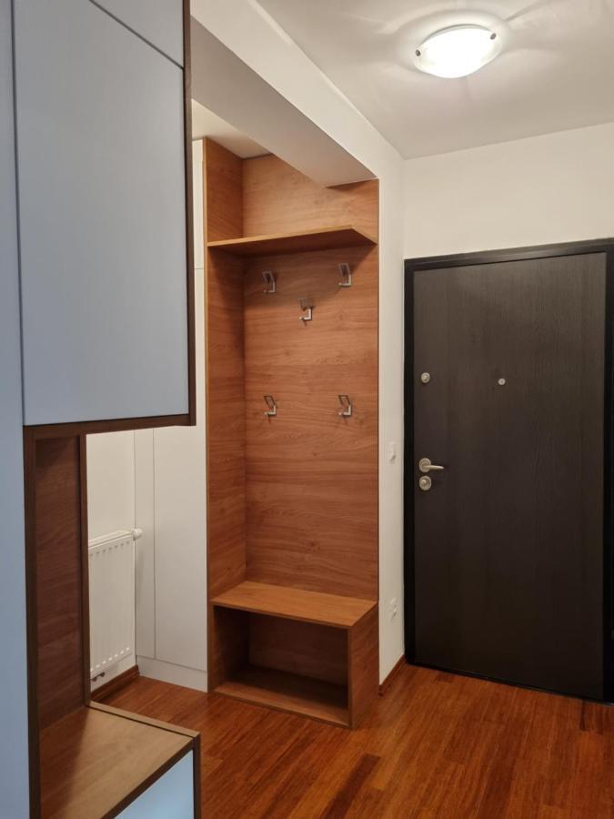 Modern 4-Star Luxury Apt - Wfh Ready, Free Parking 萨格勒布 外观 照片